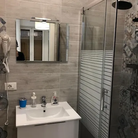 Nocleg ze śniadaniem Giulio Cesare Apartment&rooms Bari