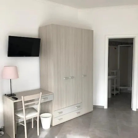 Giulio Cesare Apartment&rooms Nocleg ze śniadaniem *